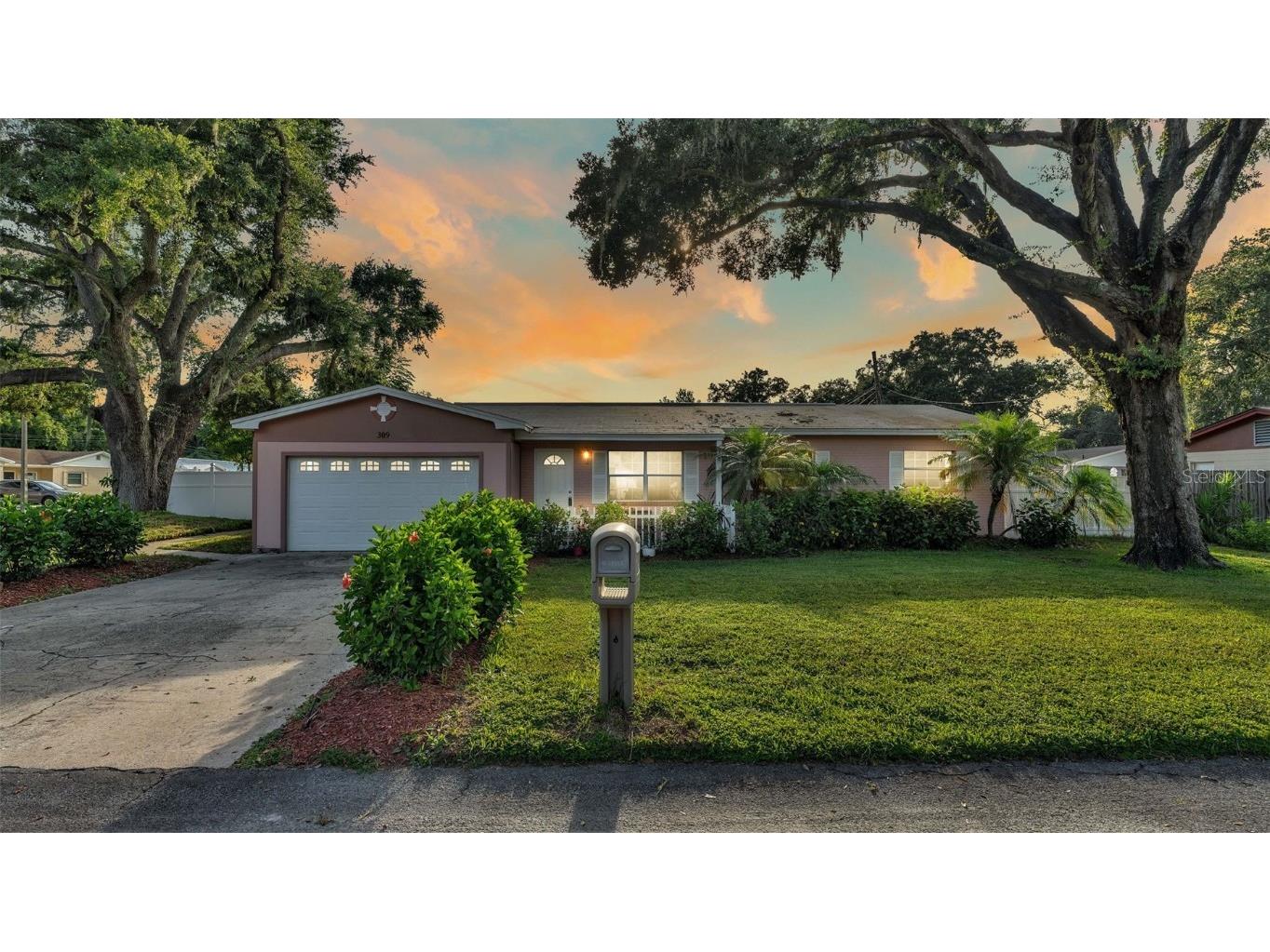 309 Faye Circle S Lakeland FL 33813 L4946929 image1