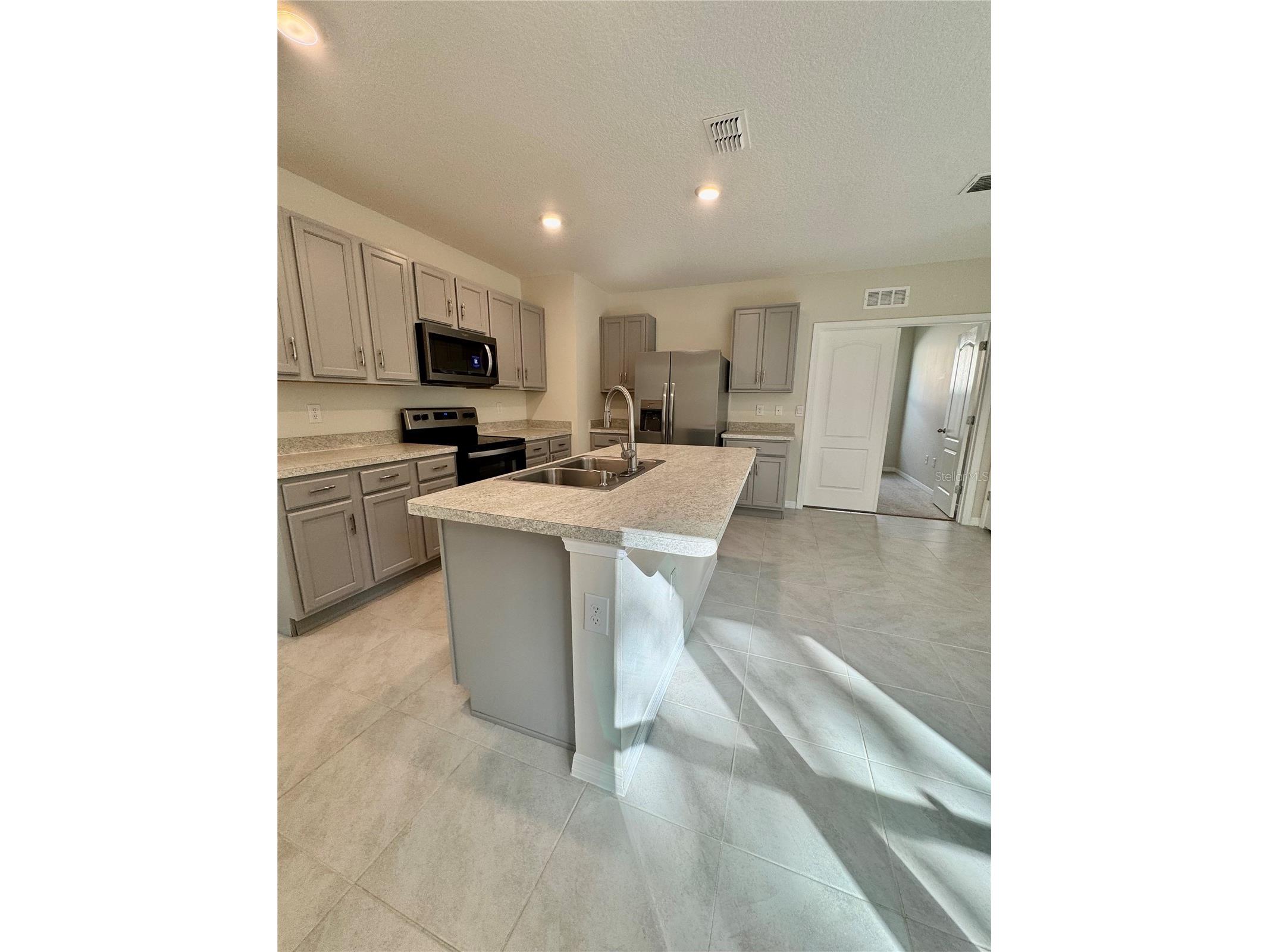 309 Gina Lane Davenport FL 33837 L4958866 image8