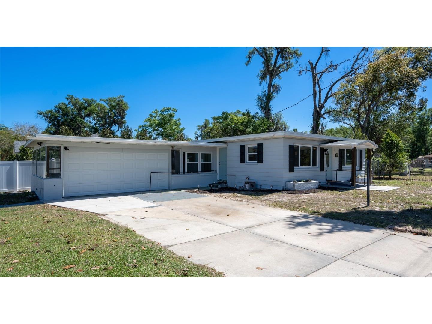 309 N Blue Lake Avenue Deland FL 32724 V4933413 image1