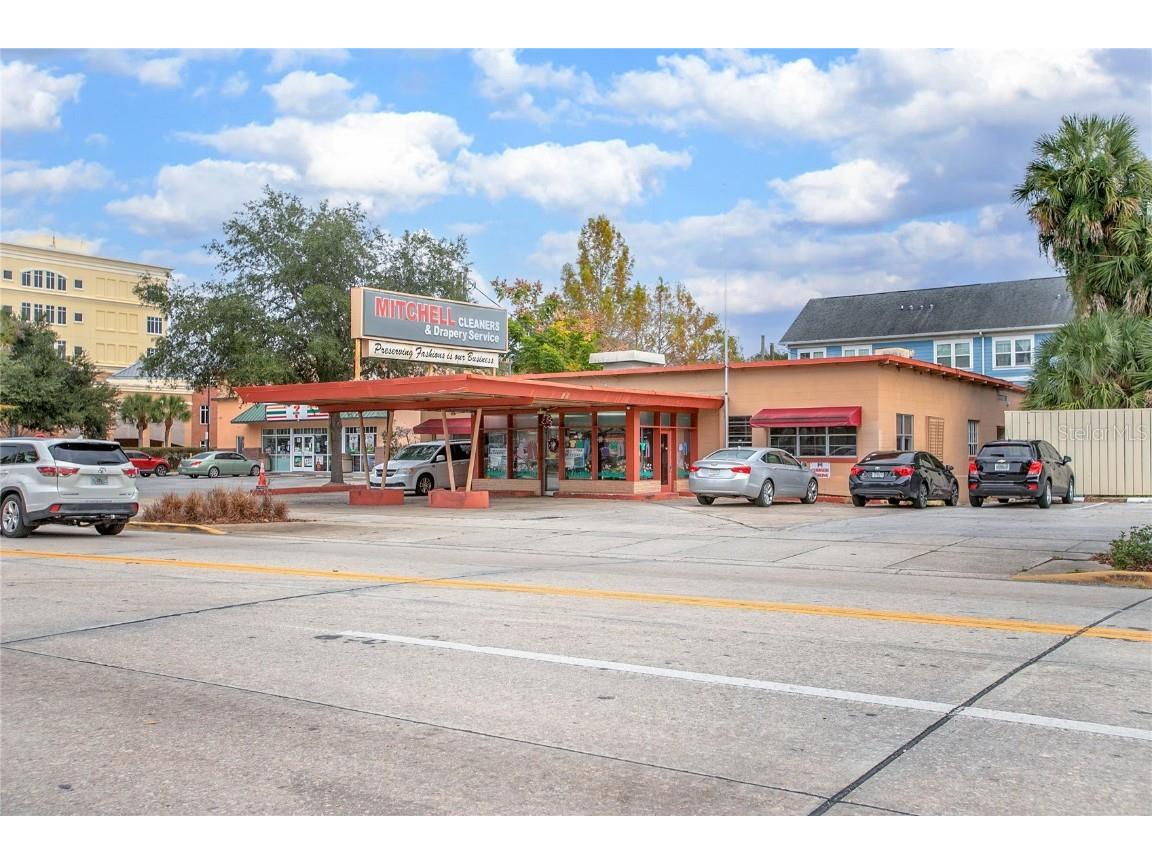 309 N Woodland Boulevard Deland FL 32720 V4934084 image1