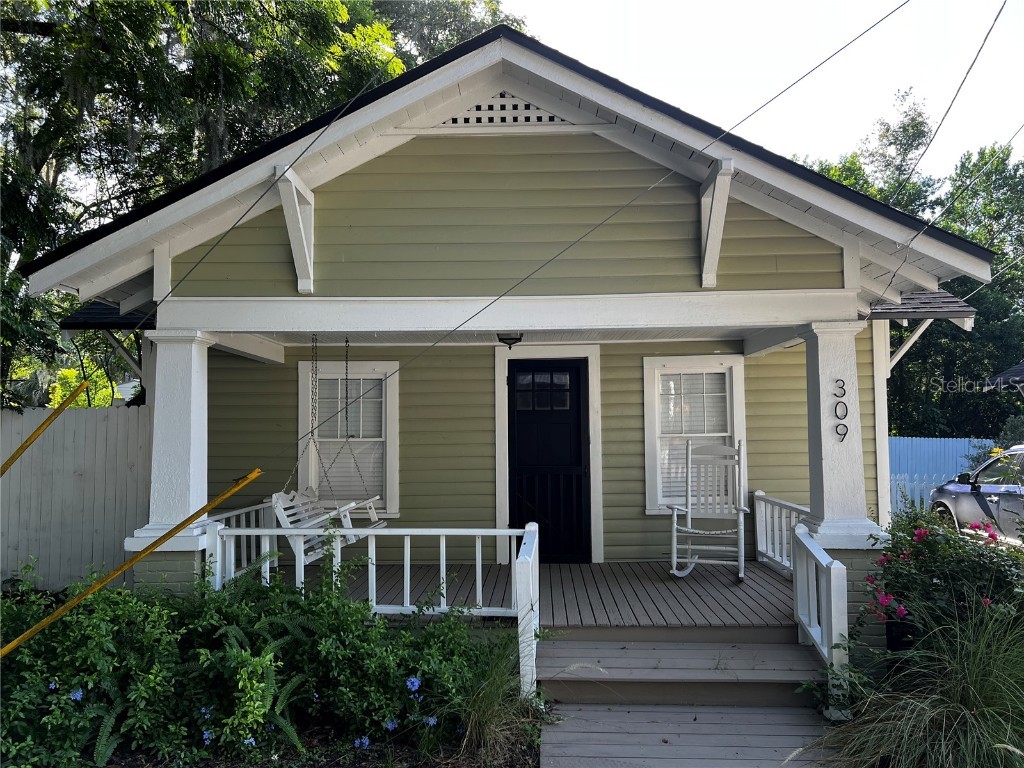 309 Page Court Deland FL 32720 V4931168 image1