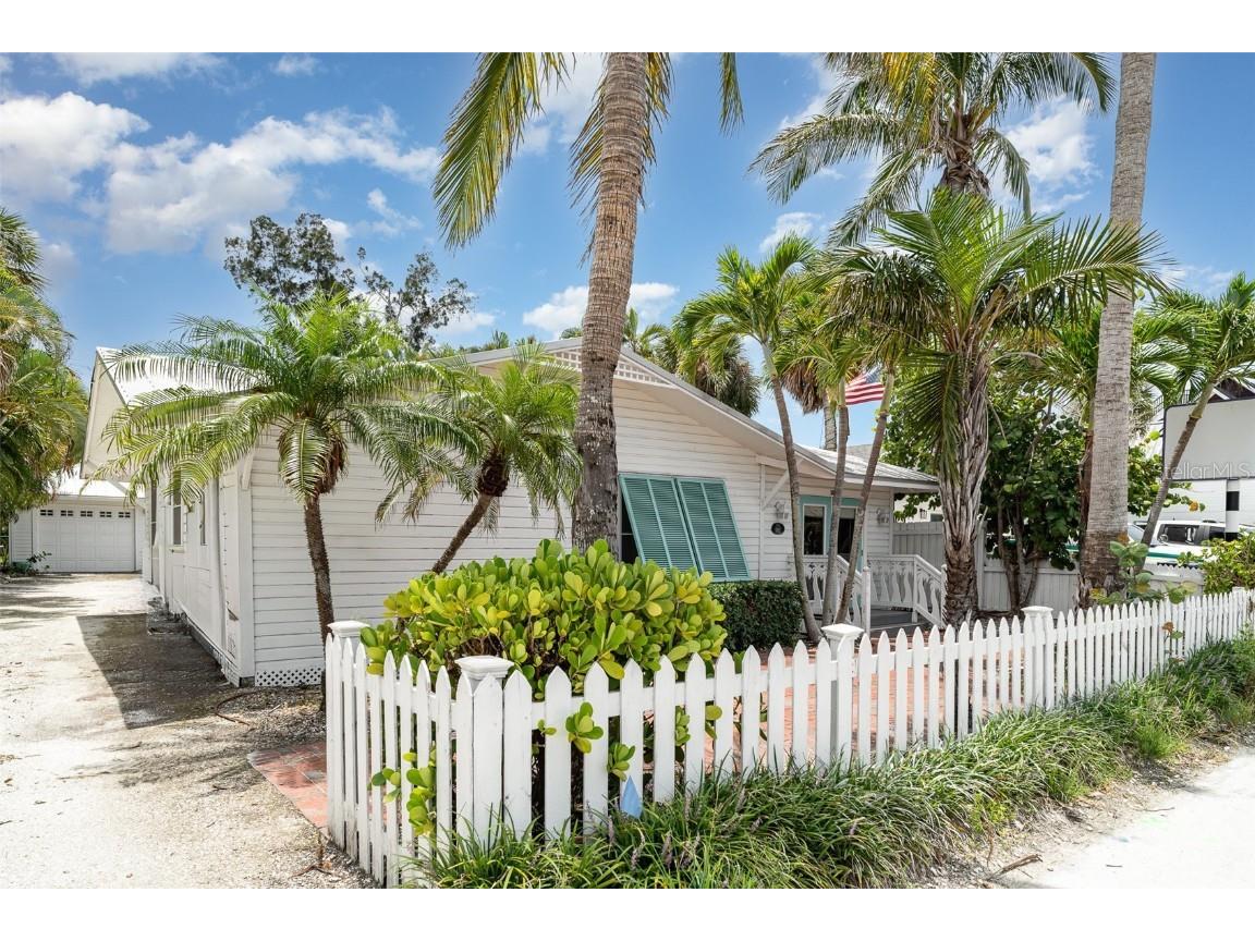 309 Pine Avenue Anna Maria FL 34216 A4656415 image1
