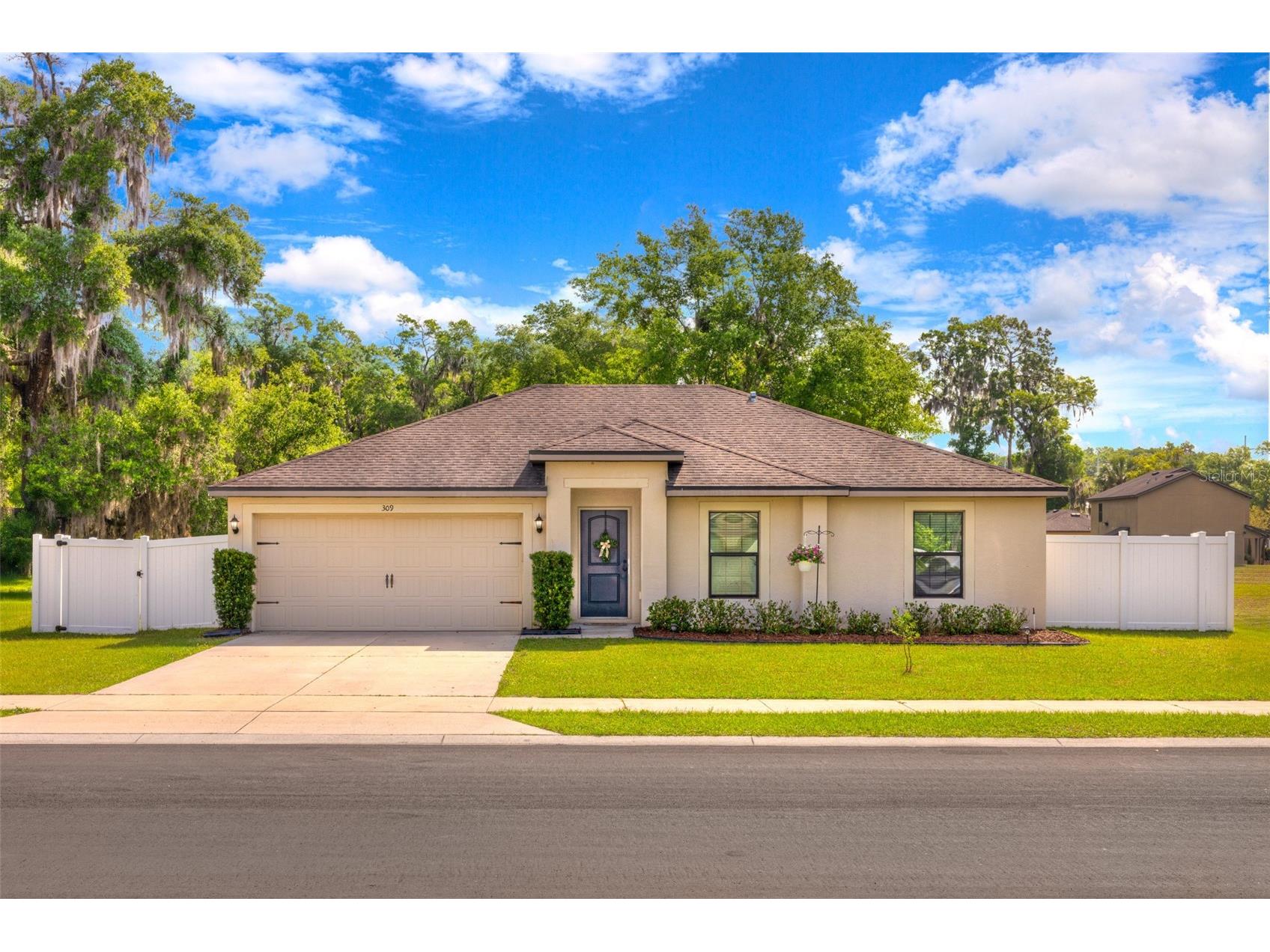 309 Southern Winds Boulevard Deland FL 32720 V4948177 image1