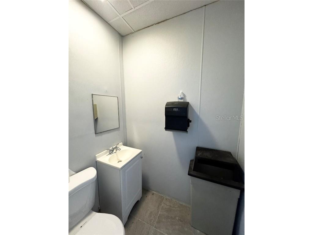 3090 Bee Ridge Road Sarasota FL 34239 A4646785 image16