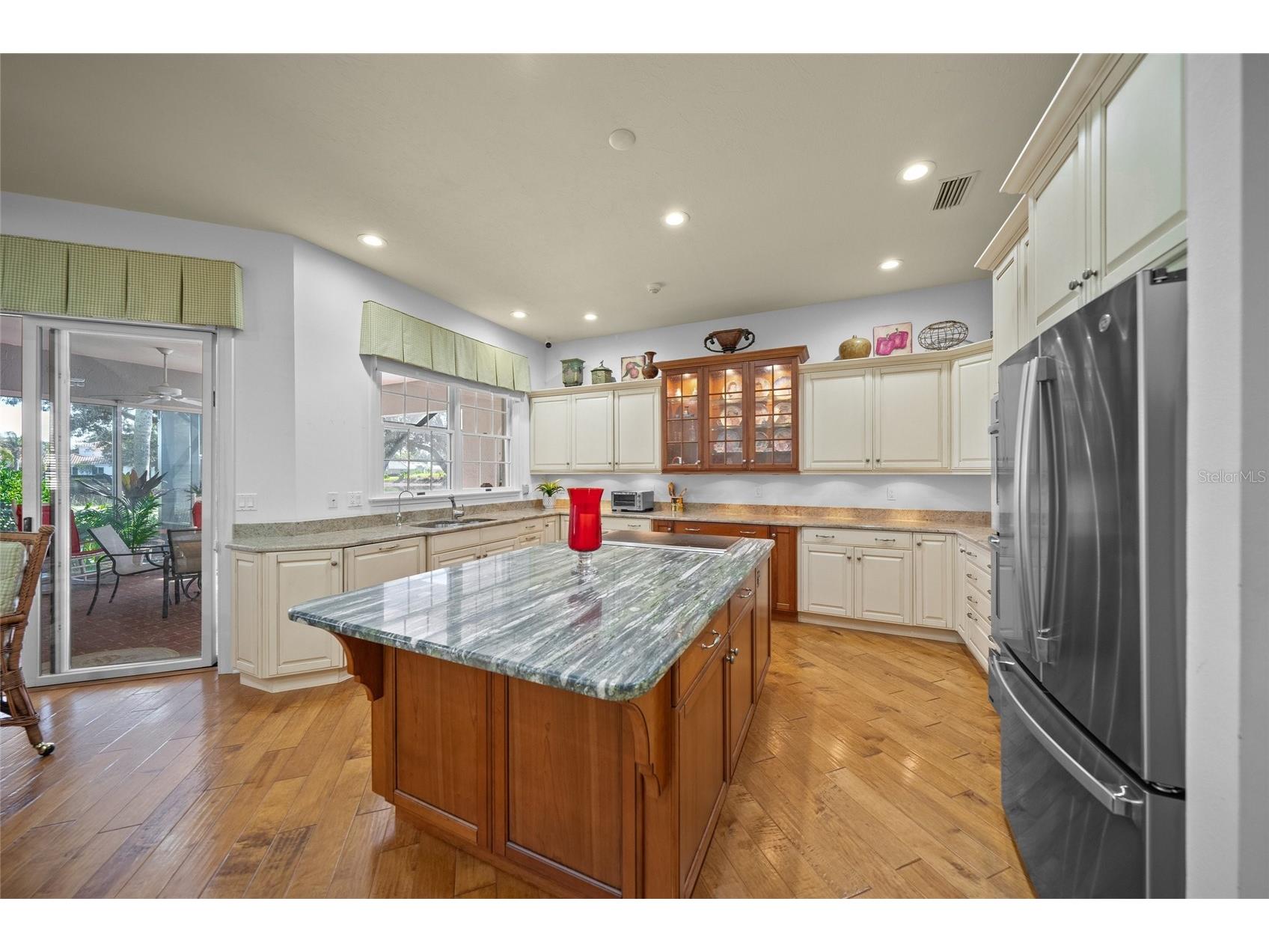 3099 Dick Wilson Drive Sarasota FL 34240 A4673663 image20