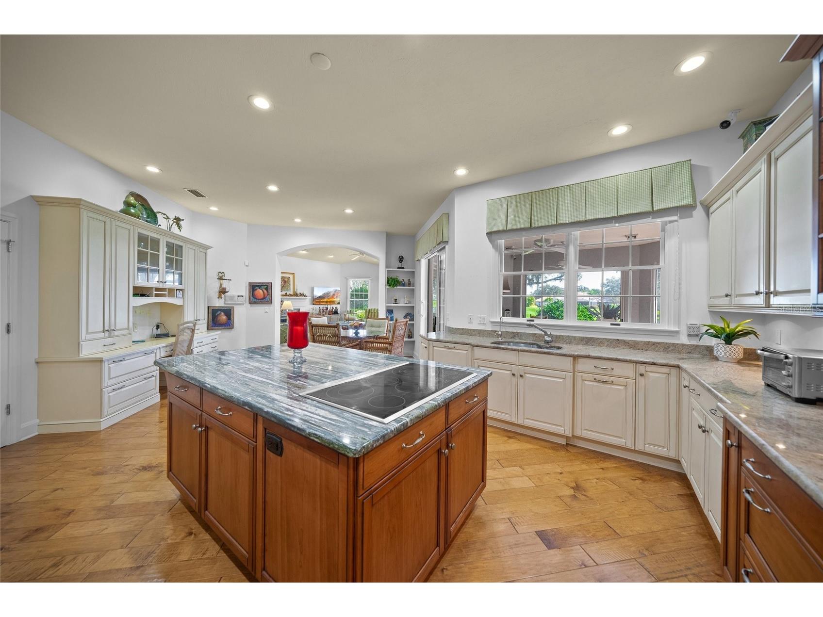 3099 Dick Wilson Drive Sarasota FL 34240 A4673663 image21