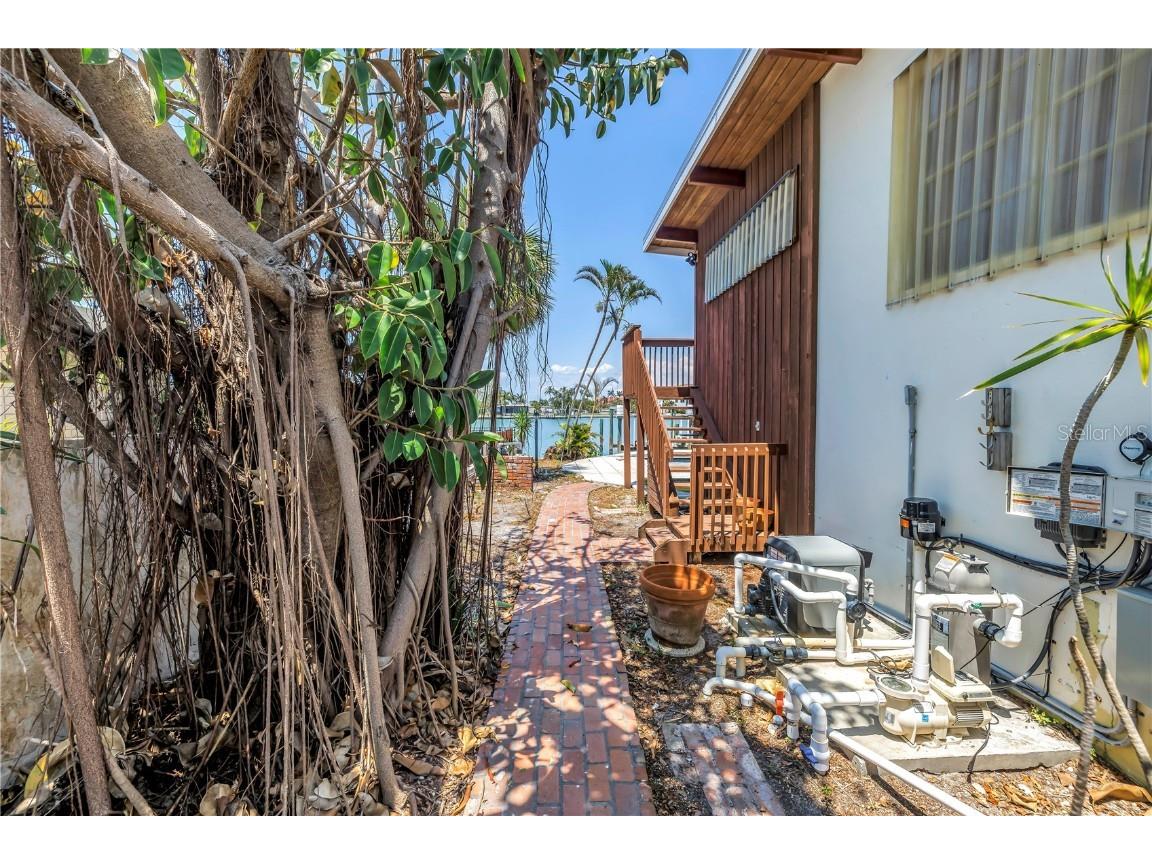 31 Dolphin Drive Treasure Island FL 33706 TB8385856 image16