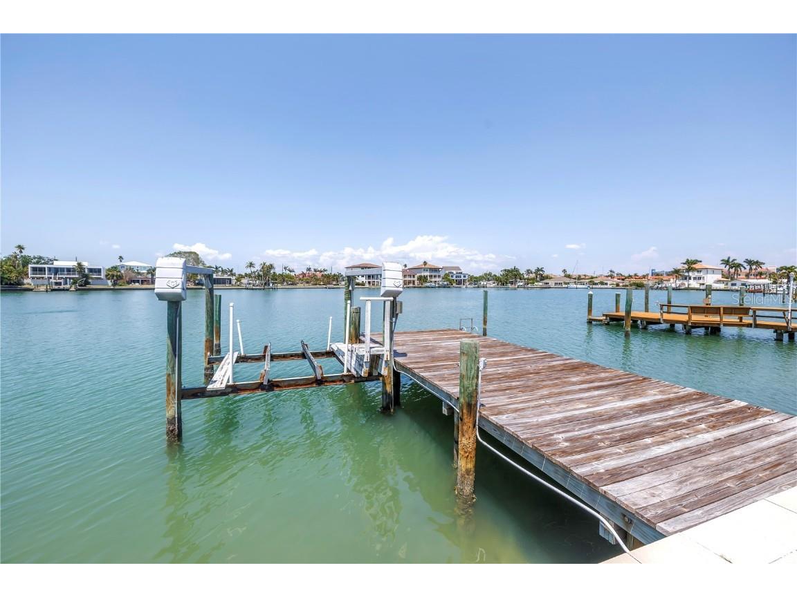 31 Dolphin Drive Treasure Island FL 33706 TB8385856 image3