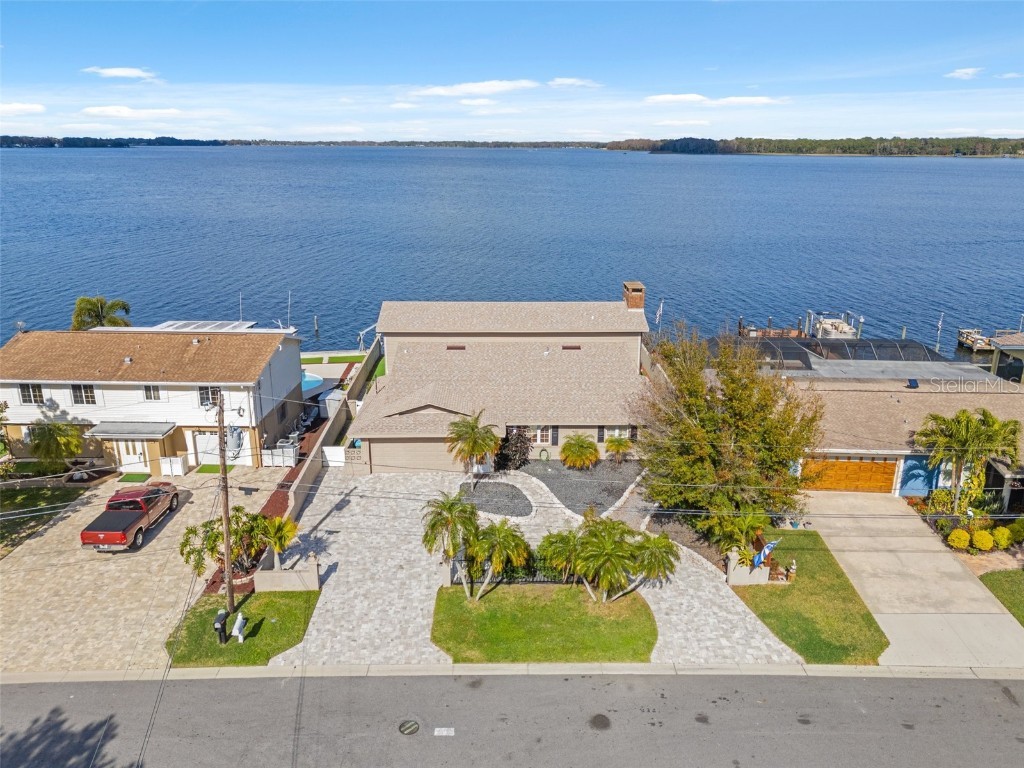 31 Freshwater Drive Palm Harbor FL 34684 - LAKE TARPON U8241692 image1