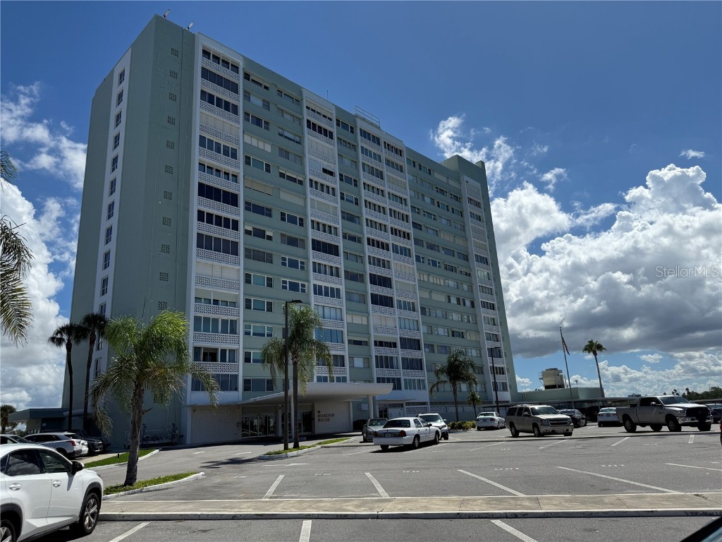 31 Island Way #1107 Clearwater Beach FL 33767 TB8431602 image1