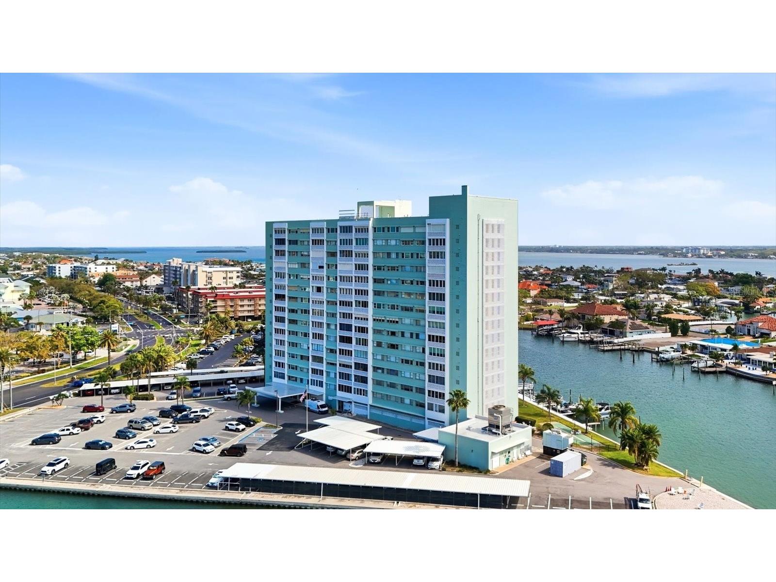31 Island Way #1205 Clearwater Beach FL 33767 TB8459366 image1