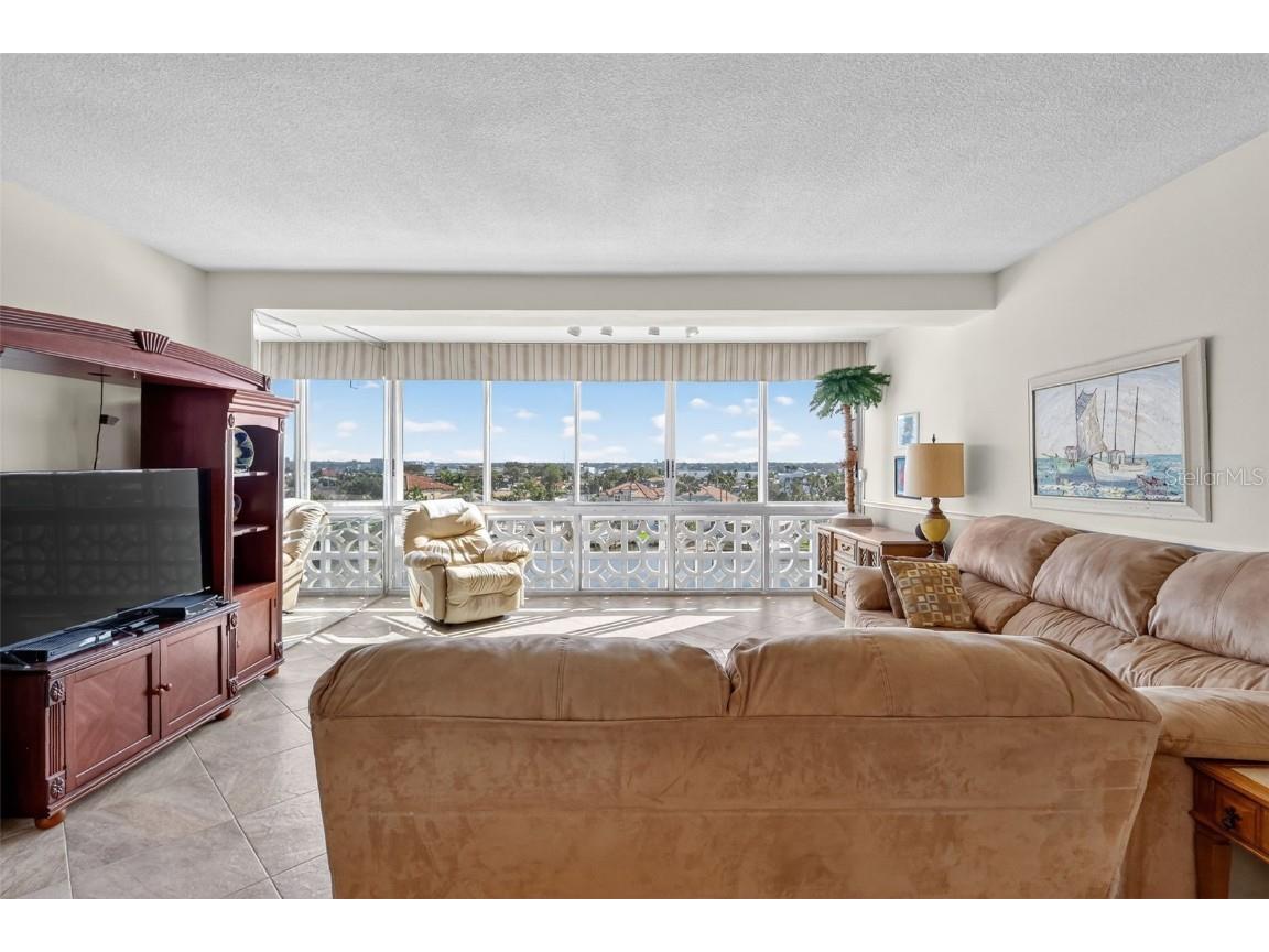31 Island Way #408 Clearwater Beach FL 33767 TB8430173 image36