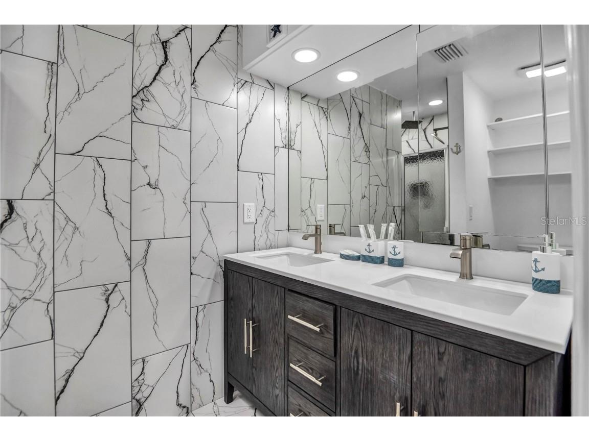 31 Lands End Lane Sarasota FL 34242 A4635483 image32