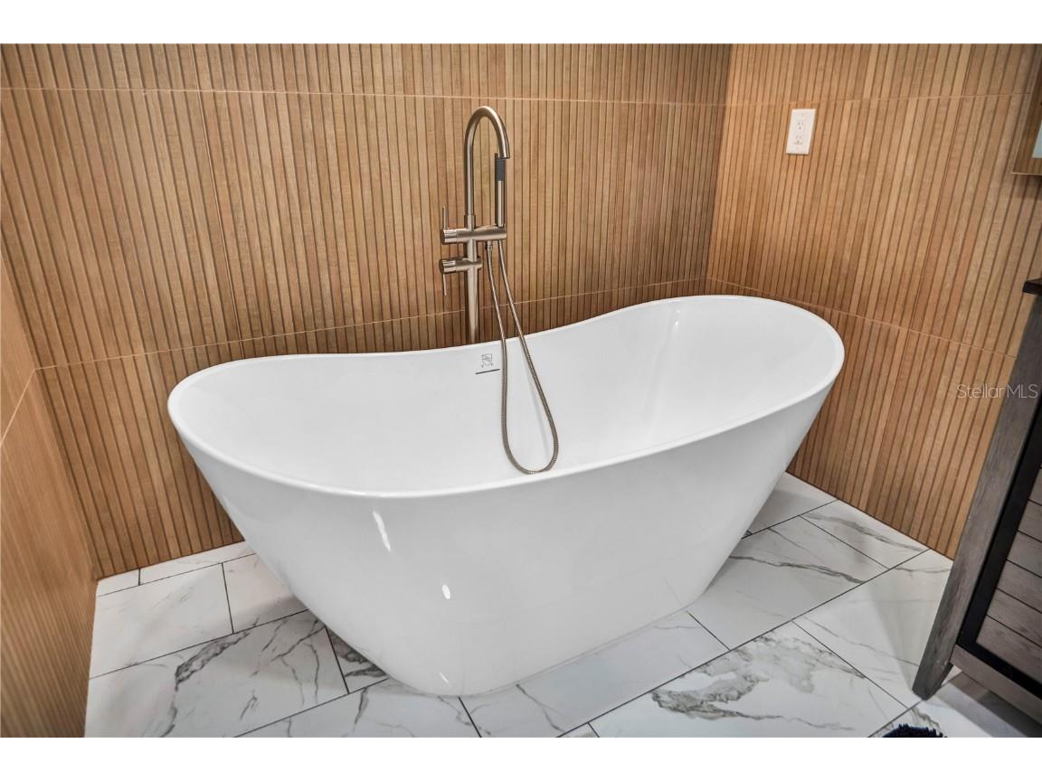 31 Lands End Lane Sarasota FL 34242 A4635483 image39