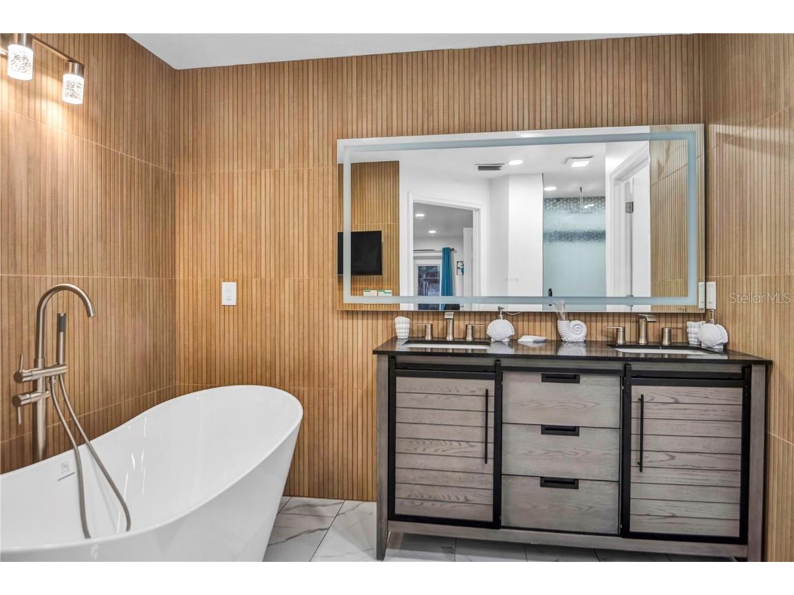 31 Lands End Lane Sarasota FL 34242 A4635483 image40