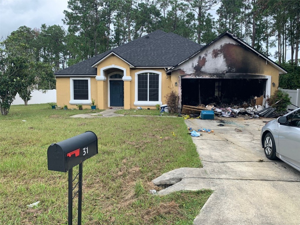 31 Point Of Woods Drive Palm Coast FL 32164 A4588692 image1