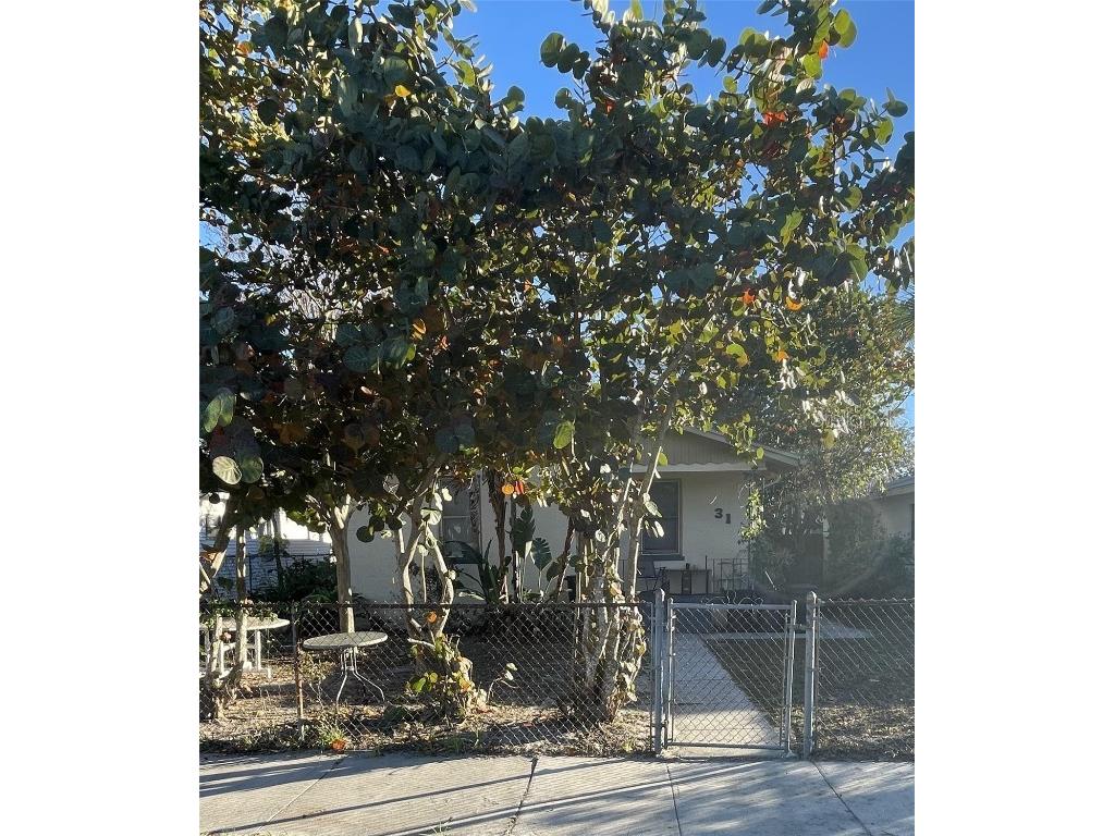 31 W Oakwood Street Tarpon Springs FL 34689 W7861552 image1