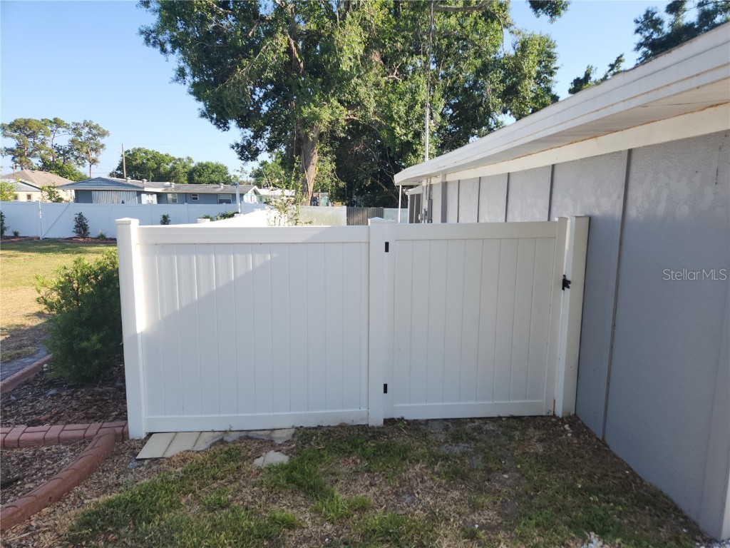 310 4th Ave. Southwest Ruskin FL 33570 TB8400616 image6