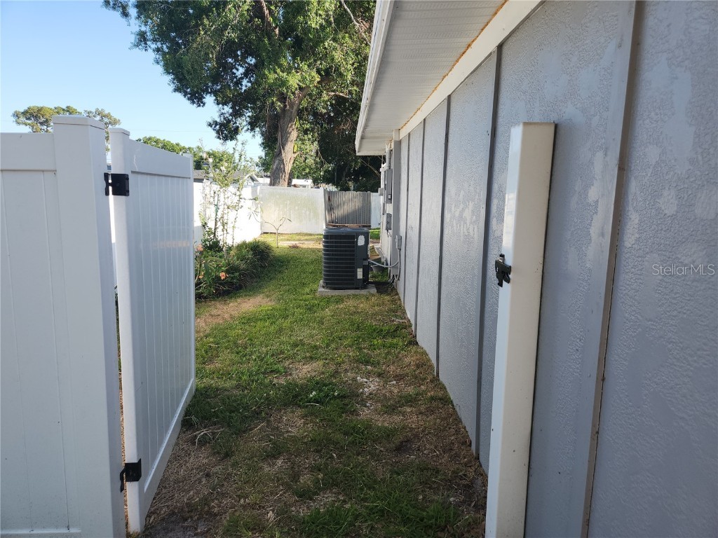310 4th Ave. Southwest Ruskin FL 33570 TB8400616 image7