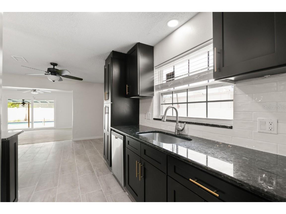 310 94th Avenue N Saint Petersburg FL 33702 TB8428769 image11