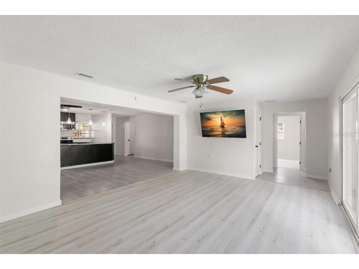 310 94th Avenue N Saint Petersburg FL 33702 TB8428769 image14