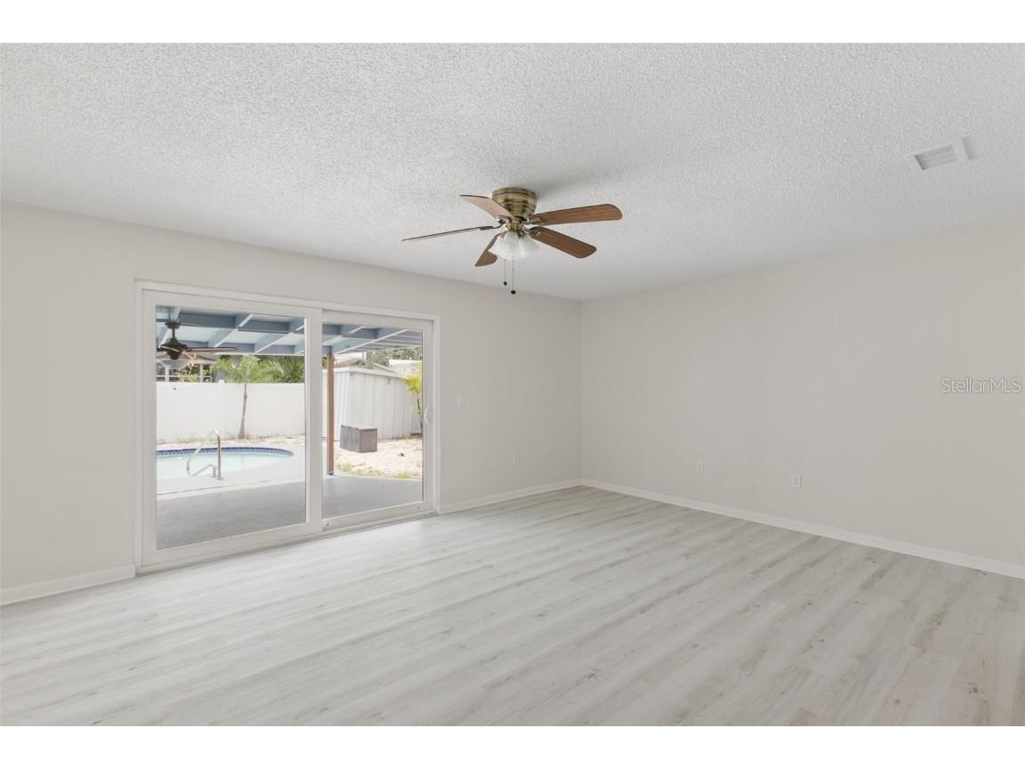 310 94th Avenue N Saint Petersburg FL 33702 TB8428769 image16