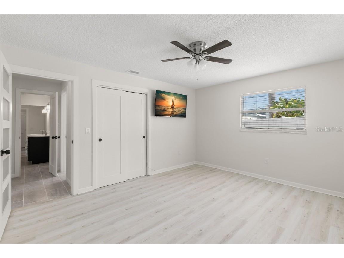 310 94th Avenue N Saint Petersburg FL 33702 TB8428769 image27