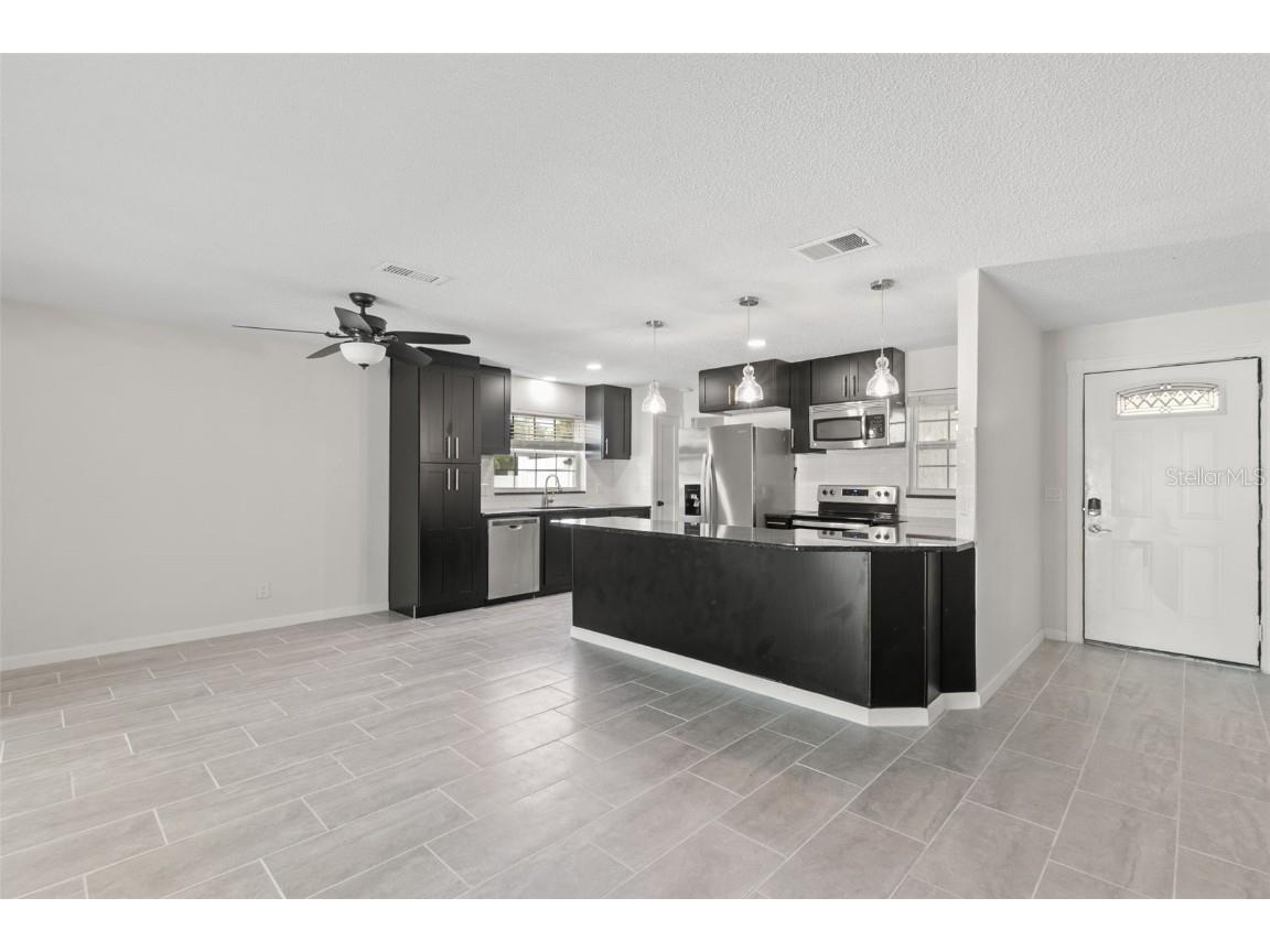 310 94th Avenue N Saint Petersburg FL 33702 TB8428769 image5