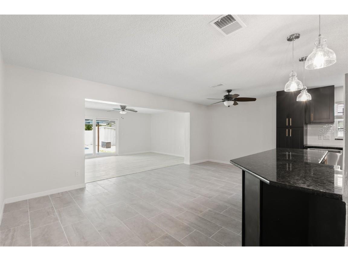 310 94th Avenue N Saint Petersburg FL 33702 TB8428769 image6