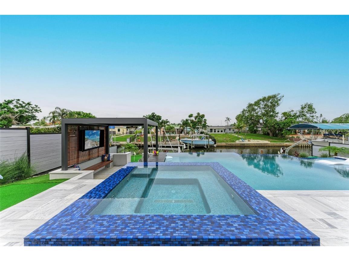 310 Bryn Mawr Island Bradenton FL 34207 - SARASOTA BAY A4659449 image4