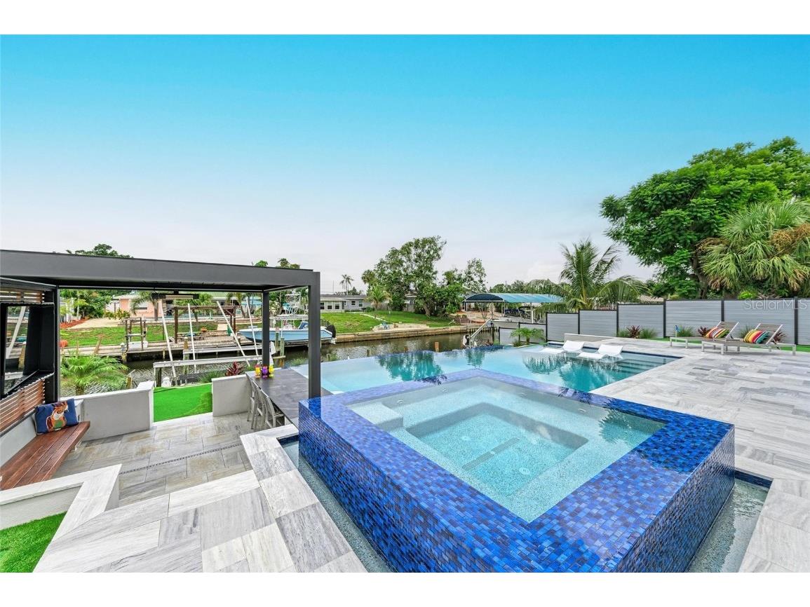 310 Bryn Mawr Island Bradenton FL 34207 A4668869 image3