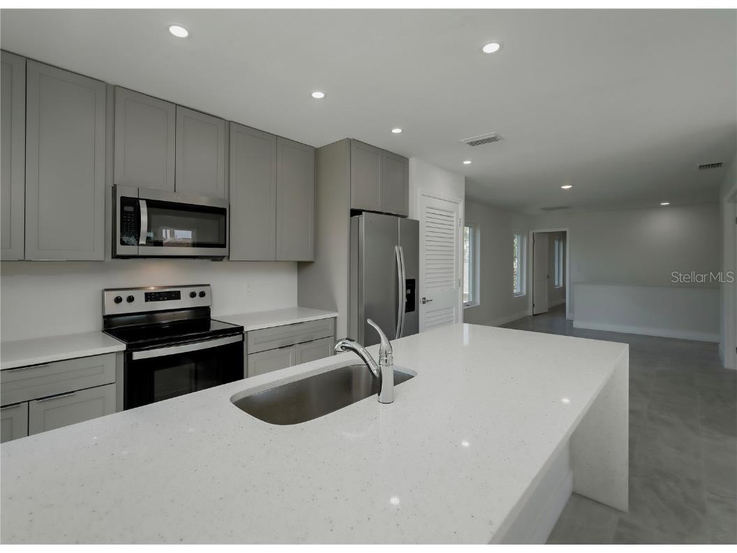 310 Hibiscus Street #A Tarpon Springs FL 34689 TB8449692 image6