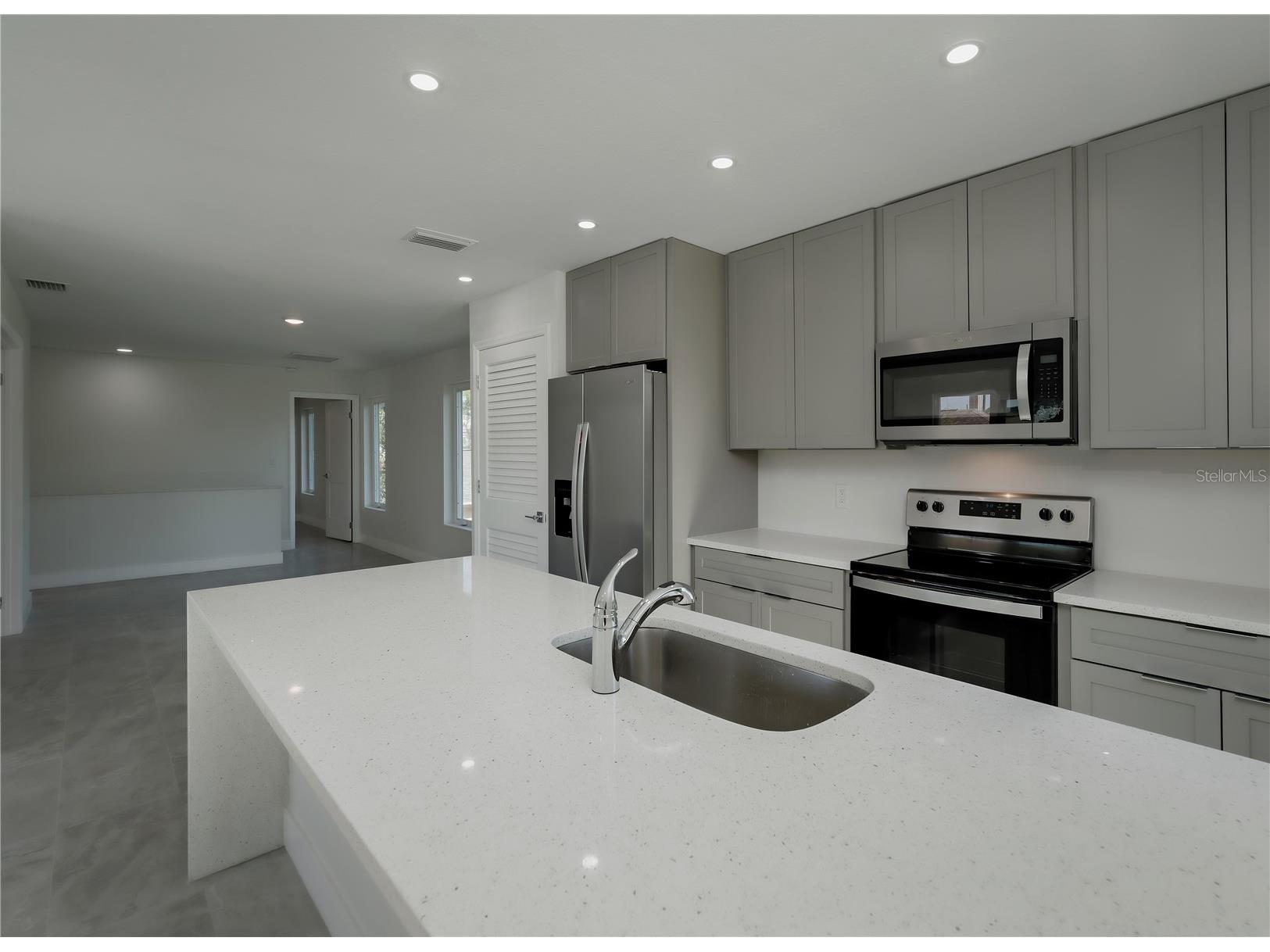 310 Hibiscus Street #B Tarpon Springs FL 34689 TB8520123 image18