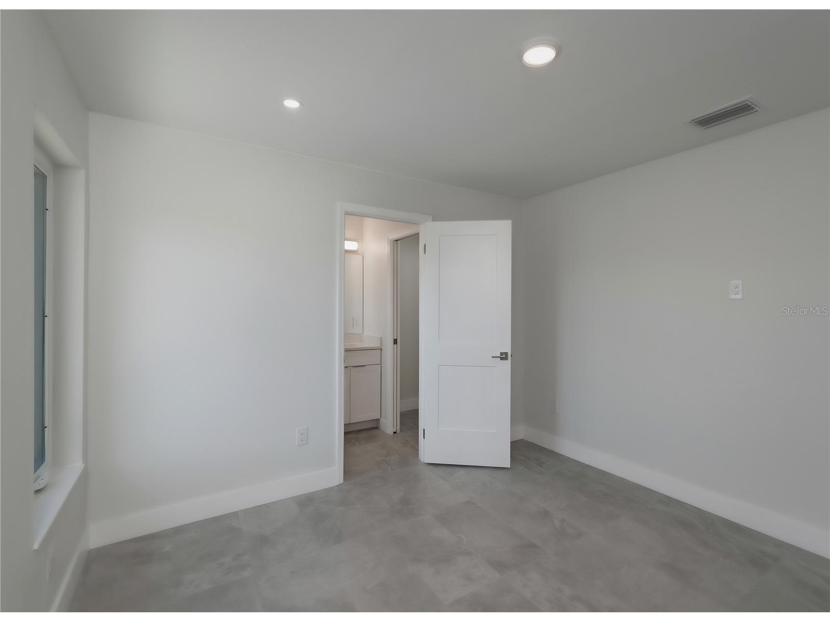 310 Hibiscus Street #B Tarpon Springs FL 34689 TB8520123 image37
