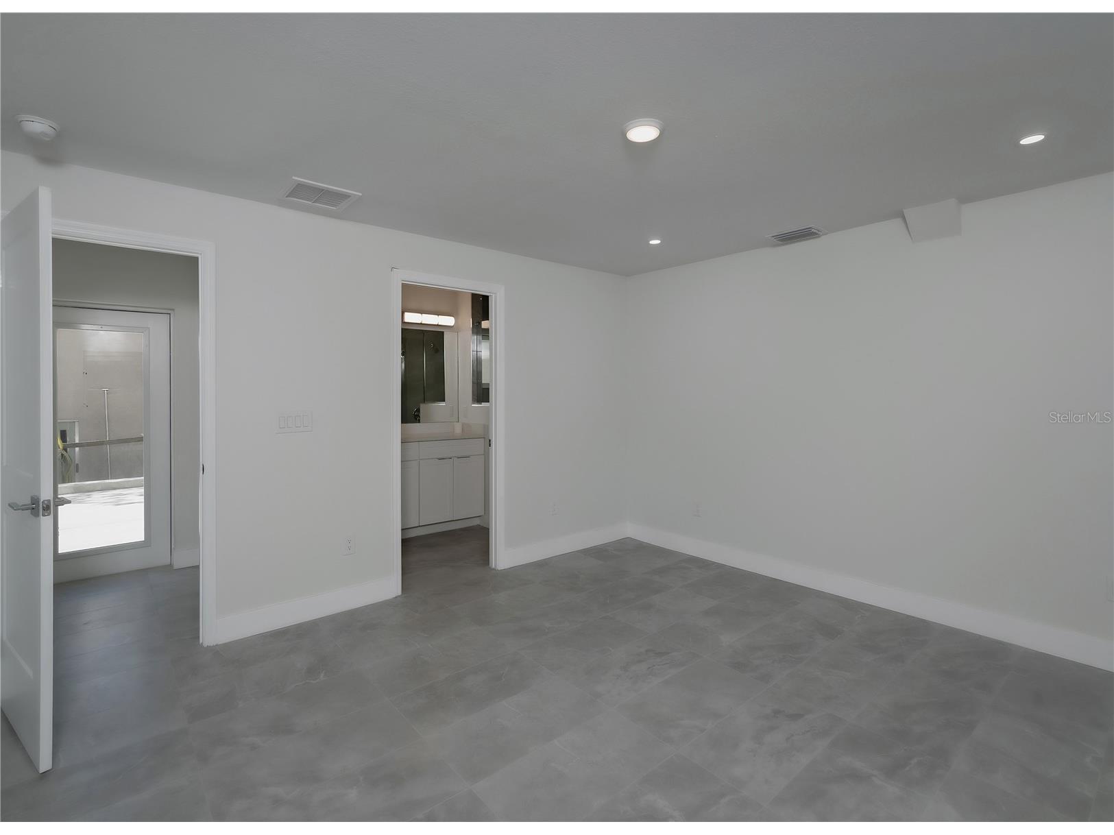 310 Hibiscus Street #B Tarpon Springs FL 34689 TB8520123 image7