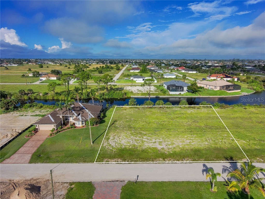 310 NW 18th Place Cape Coral FL 33993 C7481608 image1