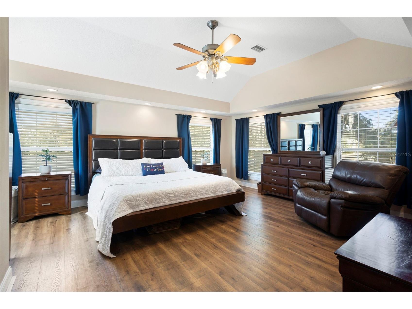 310 S Holly Avenue Orange City FL 32763 V4947387 image29