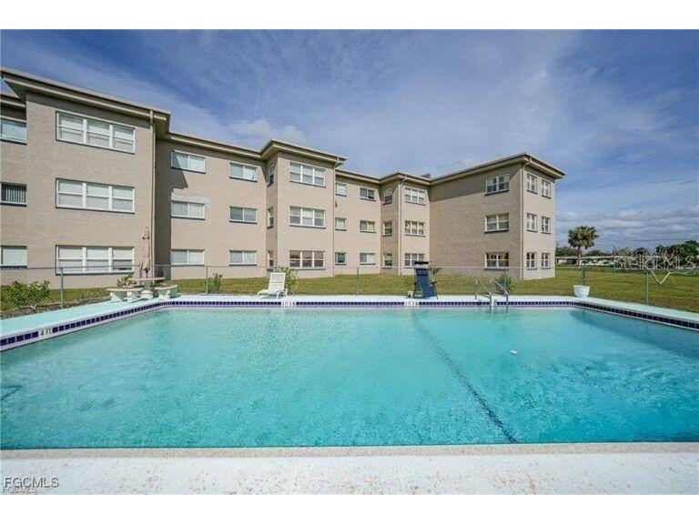3100 Harbor Boulevard #102 Port Charlotte FL 33952 C7528237 image9