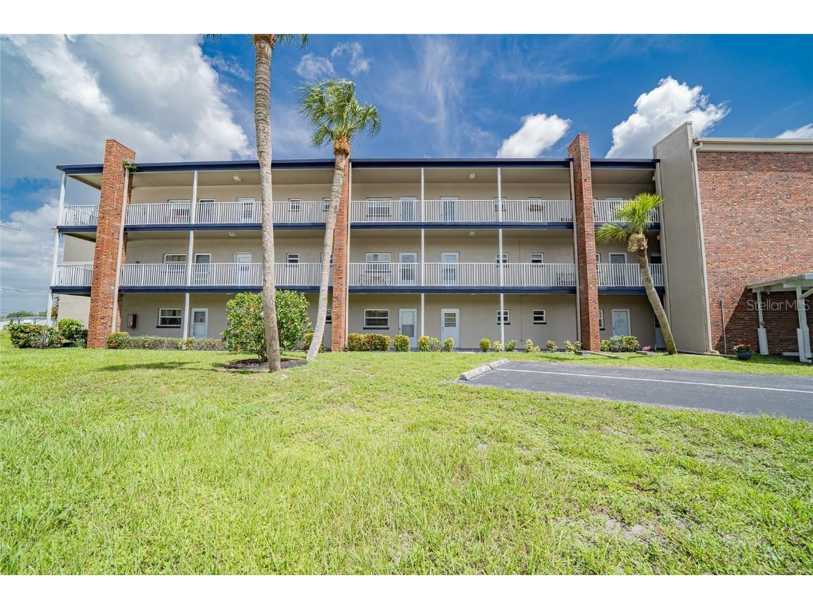 3100 Harbor Boulevard #114 Port Charlotte FL 33952 C7494716 image1