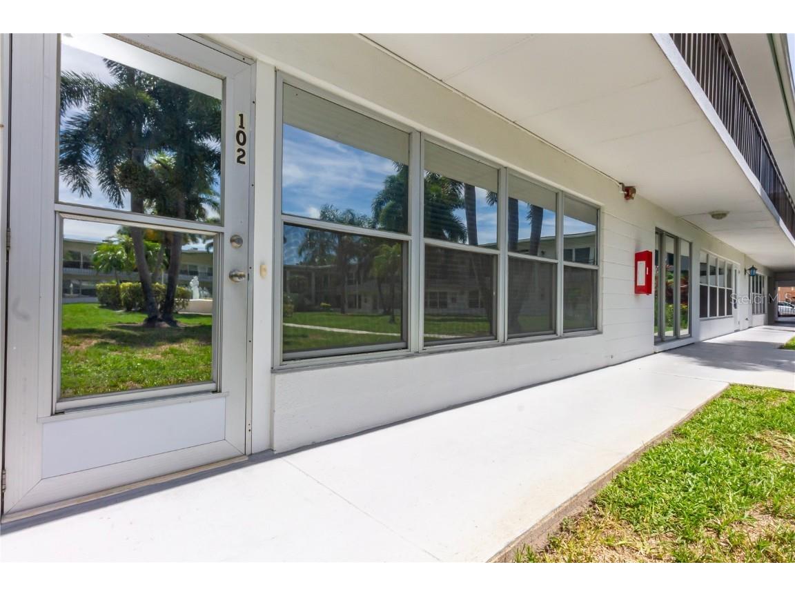 3100 Hartford Street N #102 Saint Petersburg FL 33713 T3536053 image1