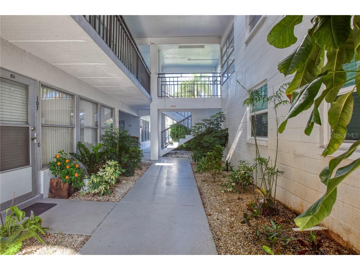 3100 Hartford Street N #203 Saint Petersburg FL 33713 TB8407366 image2