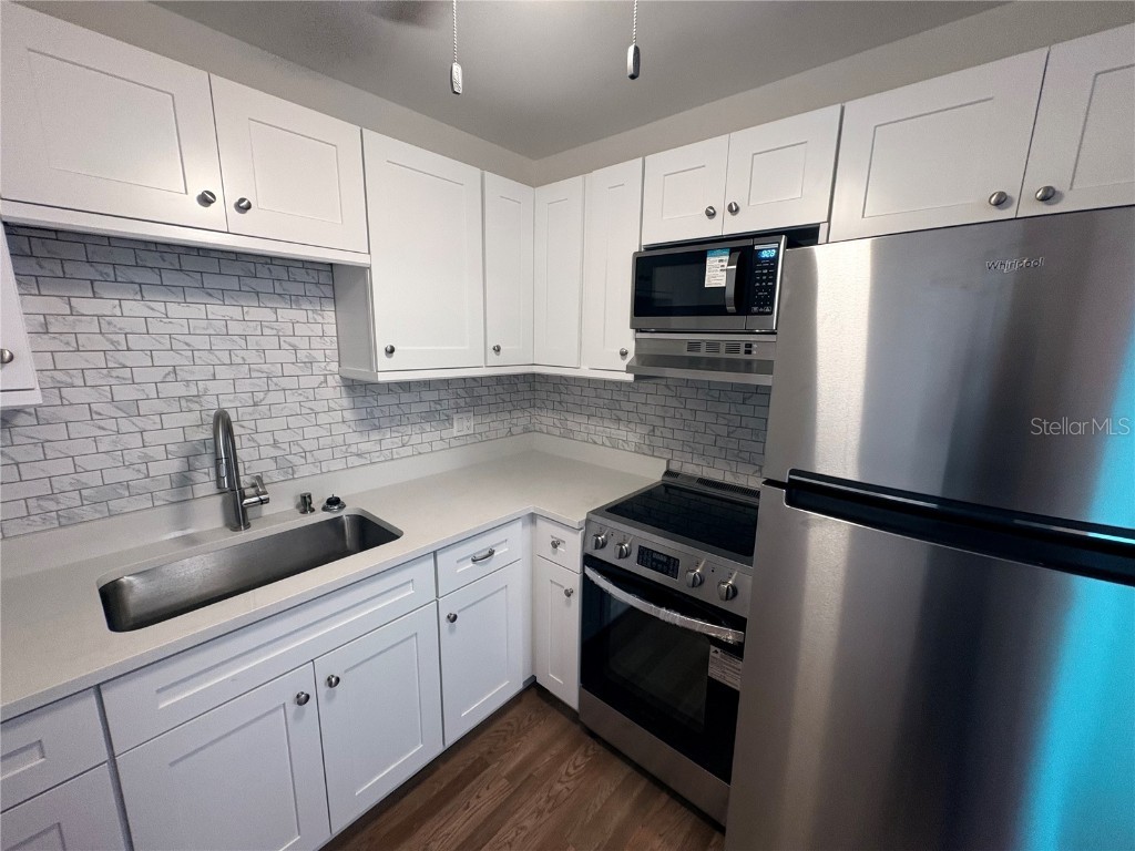 3101 Bee Ridge Road #208 Sarasota FL 34239 A4674589 image7