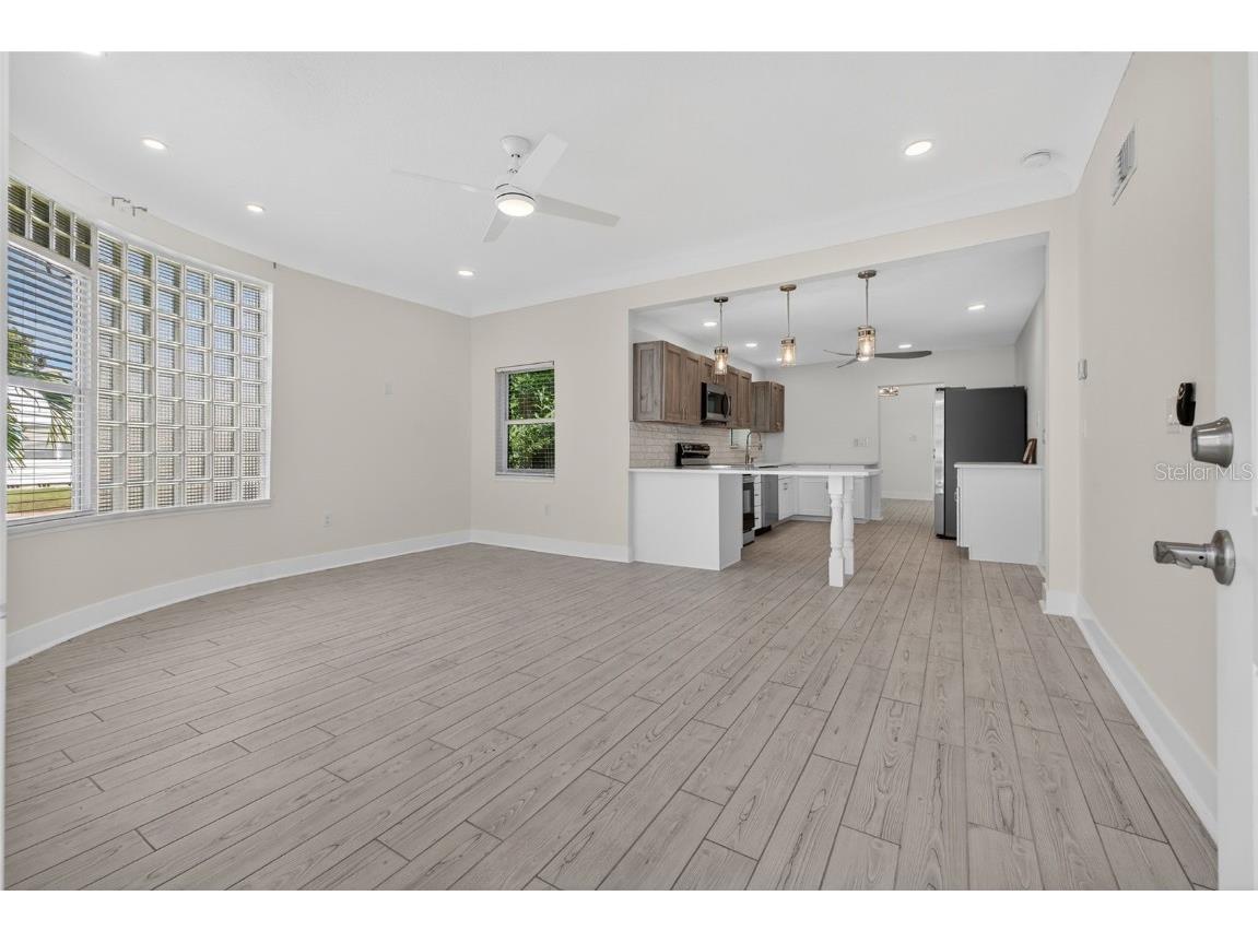 3102 Dupont Street S Gulfport FL 33707 TB8439347 image6