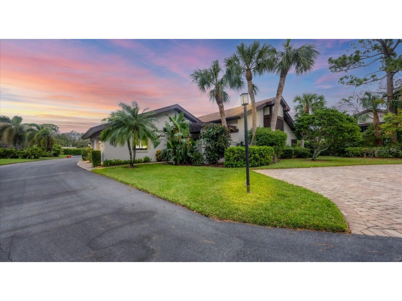 3102 Windrush Bourne #4 Sarasota FL 34235 A4634778 image1