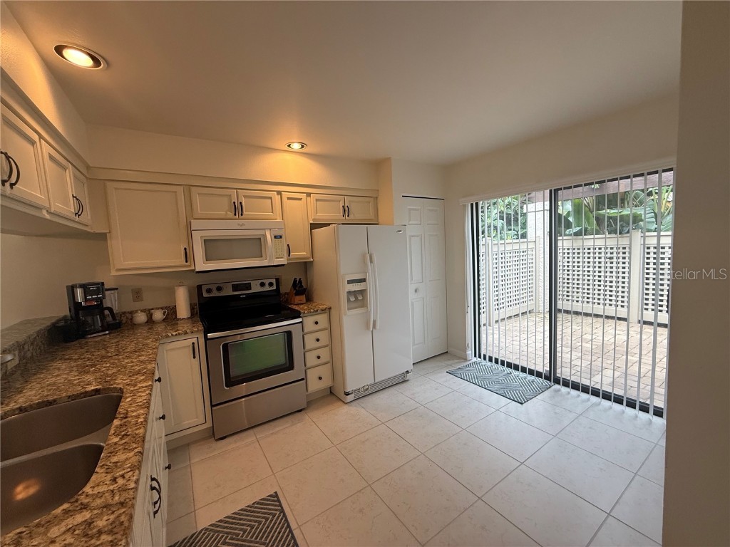 3102 Windrush Bourne #4 Sarasota FL 34235 A4662981 image6