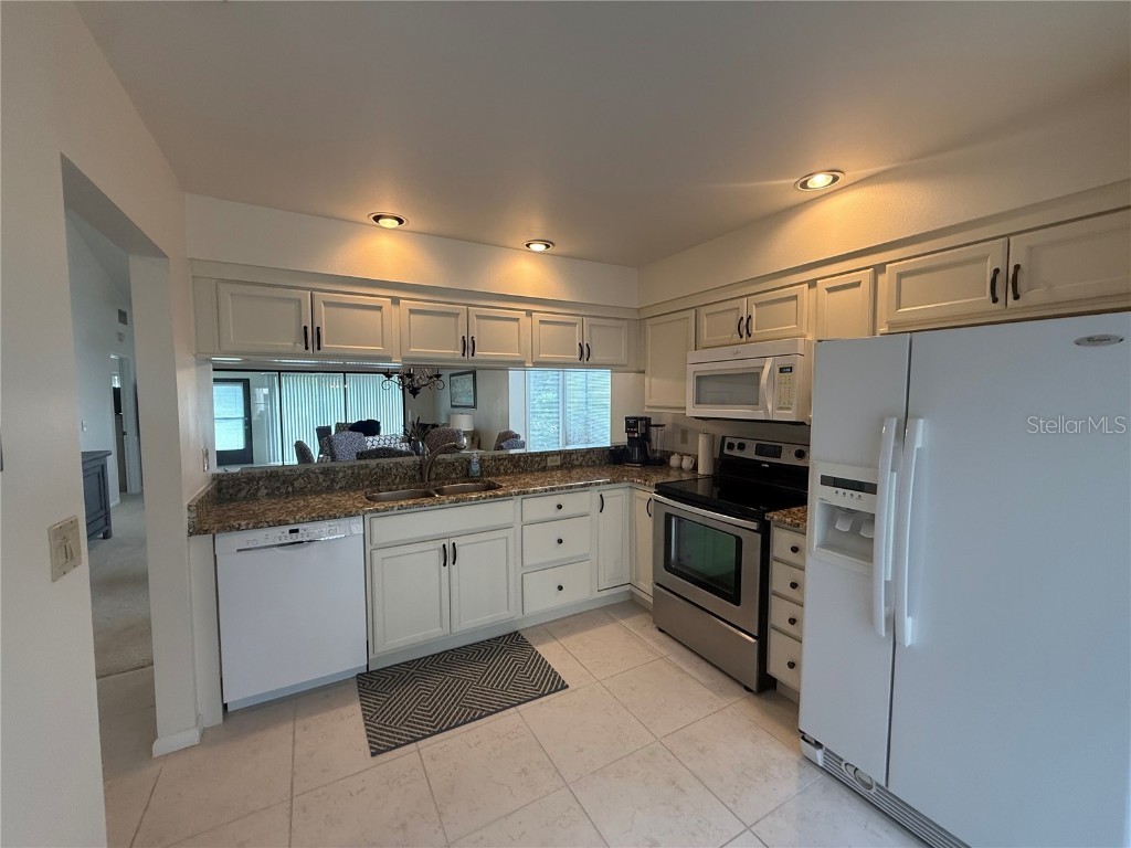 3102 Windrush Bourne #4 Sarasota FL 34235 A4662981 image7