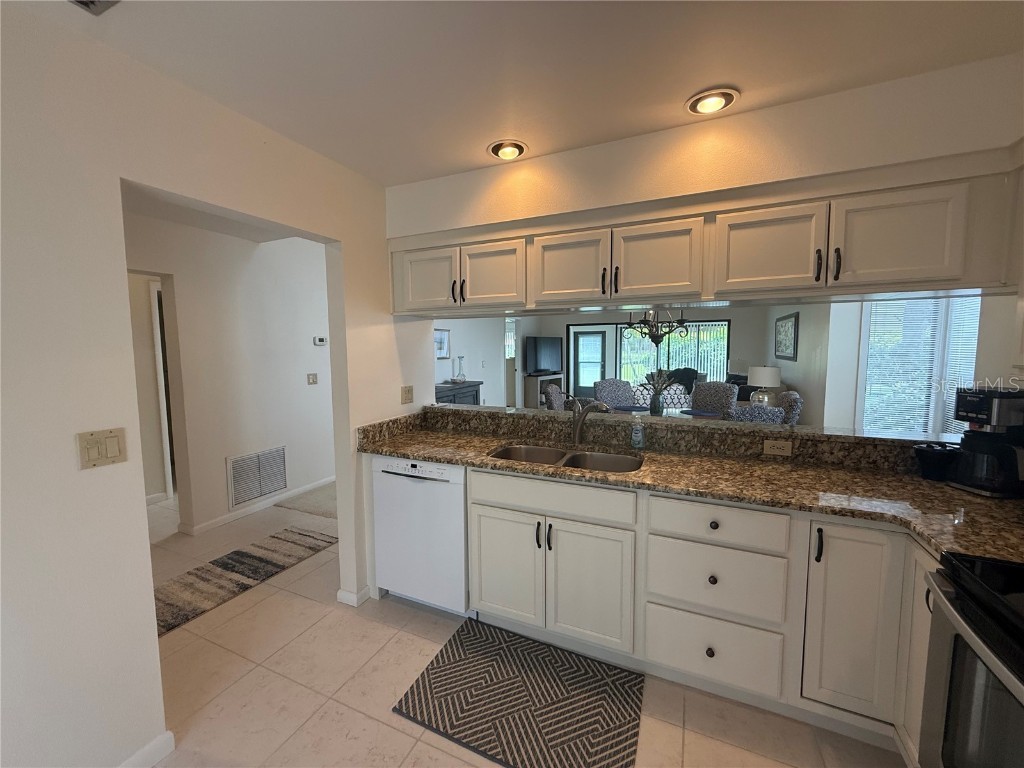 3102 Windrush Bourne #4 Sarasota FL 34235 A4662981 image8