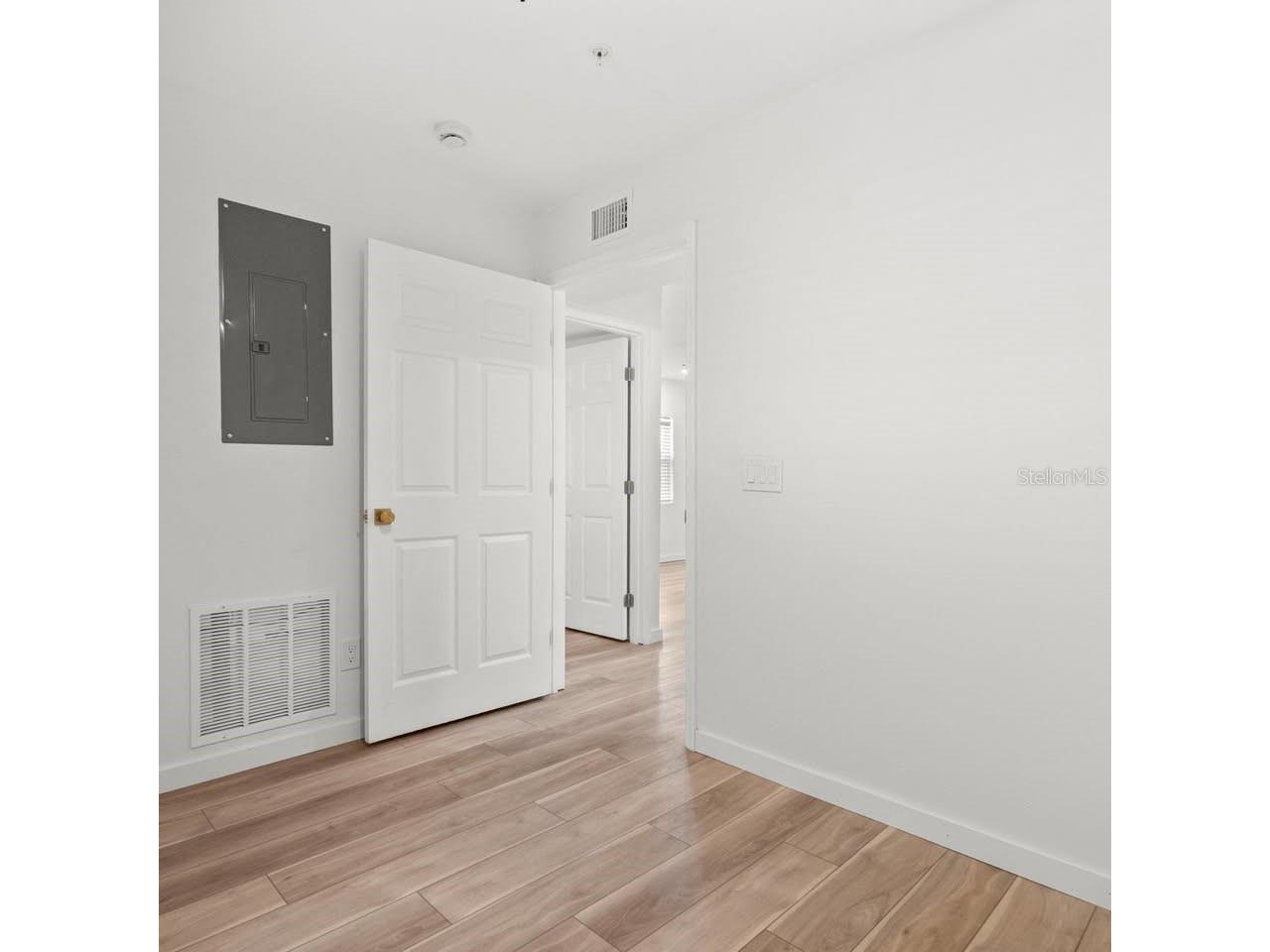 3101 16th Street N Saint Petersburg FL 33704 TB8509365 image14