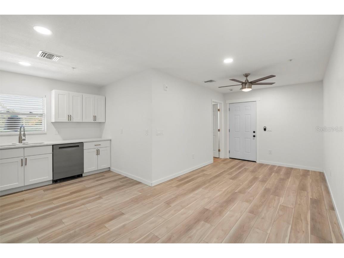 3103 16th Street N Saint Petersburg FL 33704 TB8449162 image24