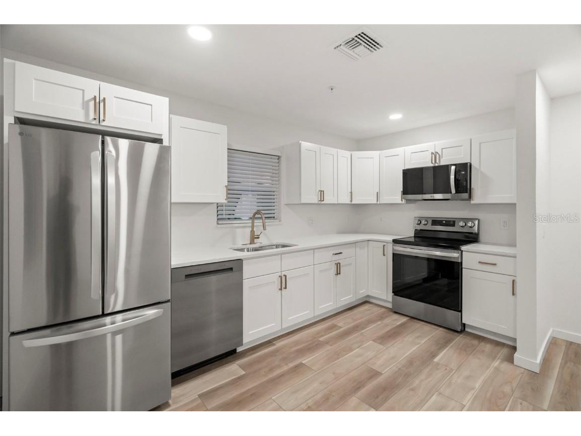 3103 16th Street N Saint Petersburg FL 33704 TB8449162 image4